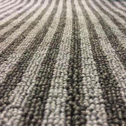 Machine à Tufter Tapis, en Velours bouclés / coupés au même niveau